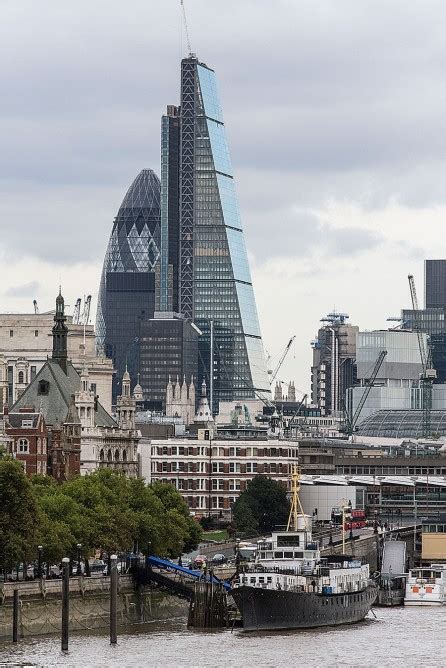 Londons Cheesegrater Skyscraper Completes Innovative
