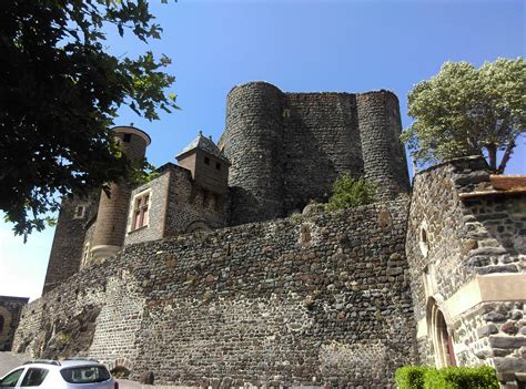 ปักพินโดย Castlehunting ใน France Auvergne Rhône Alpes