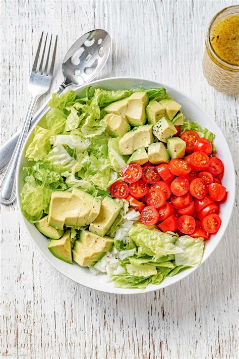 Quick And Easy Tomato Avocado Salad Recipe How To Make A Tomato Avocado