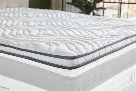 Every mattress has its strengths and weaknesses that determine who will enjoy them. Latex vs Memory Foam Mattress - Which Material Wins the ...