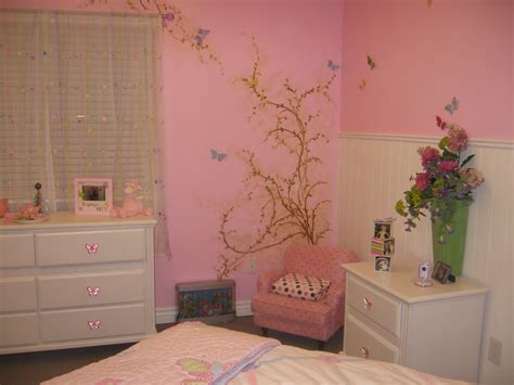 Inspire your design with these beautiful and creative girl's room wall décor ideas. 3D Pink Butterflies on The Bedrooms Wall Wallpaper