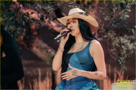 noah cyrus performs new song july on the late late show watch here photo 4375725 noah
