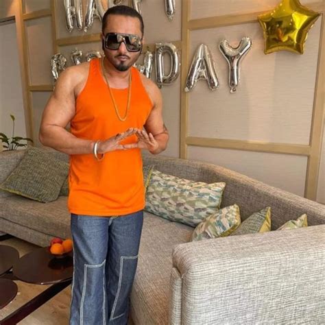 Yo Yo Honey Singh Undergoes Dramatic Makeover Looks Lean And Muscular View Pics