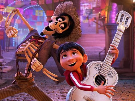 Why Pixars Coco Is An Unexpectedly Perfect Thanksgiving Movie