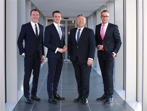 Darüber hinaus bietet es viele weitere nützliche funktionen. Vier Führungskräfte der VR Bank Südpfalz zu Prokuristen ...
