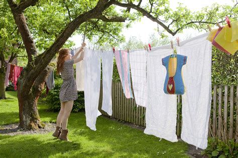 Tips For Hanging Laundry On A Clothesline Clothes Line Efficient