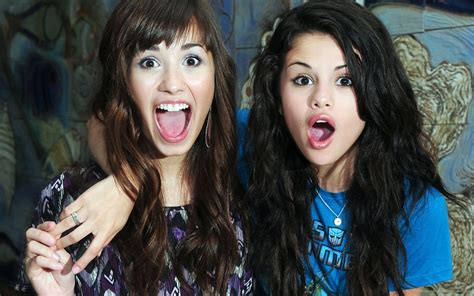 The demilovato community on reddit. Pela primeira vez, Selena Gomez fala sobre a internação de ...