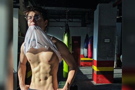 Sexy And Shirtless These Celebrity Heartthrobs Are Summer Ready Abs Cbn News