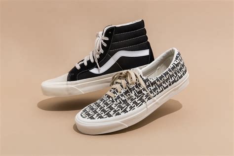 Save fear of god vans to get email alerts and updates on your ebay feed.+ vans x fear of god mountain edition 35 dx us 10 uk 9 43 28cm vault fog red print. Vans x Fear of God - Sneakers.fr