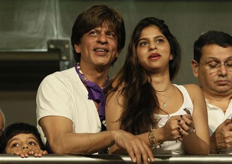 Shah Rukh Khan Cheers For Kkr With Daughter Suhana At Eden Gardens See