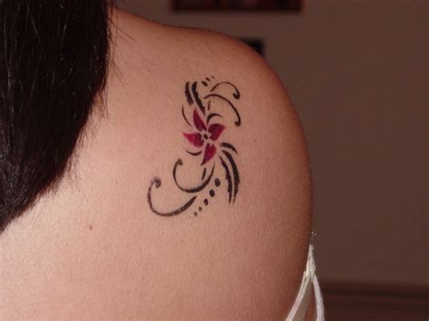 hot swirly flower shoulder tattoo designs shoulder tattoo for girls and women