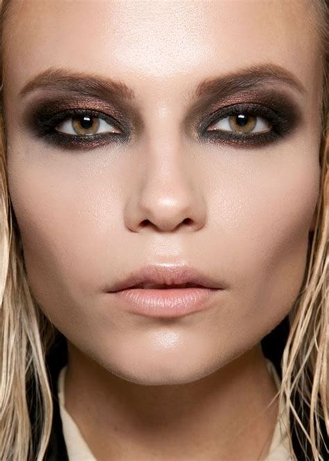 7 New Ideas For Black Eyeliner To Try Out This Year Queen Makeup