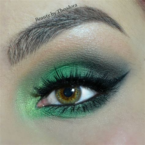 Green Smokey Eye · How To Create A Smokey Eye · Beauty On Cut Out Keep
