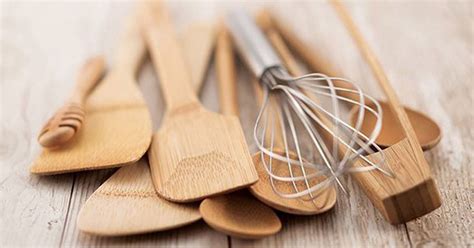 • supervisar la operativa de entre sus funciones principales destaca el mantenimiento de la higiene y el orden de la cocina y los utensilios.buscamos ayudante de cocina. Utensilios de cocina saludables y ecológicos