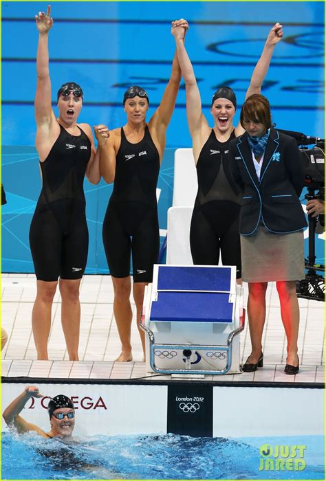 Us Womens Swimming Team Wins Gold In 4x200m Relay Photo 2695430