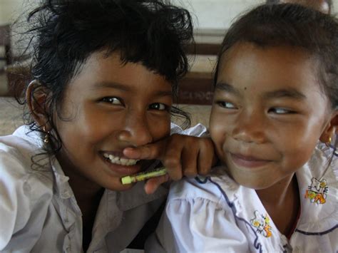 A child-friendly school for Cambodian girls - helpcode