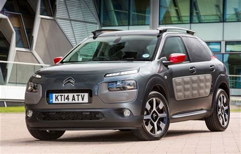 Перший в європі новий c4 cactus оснащений комфортною підвіскою з прогресивною гідравлічною системою поглинання коливань progressive hydraulic cushions®. Citroen C4 Cactus 2014 - Car Review | Honest John