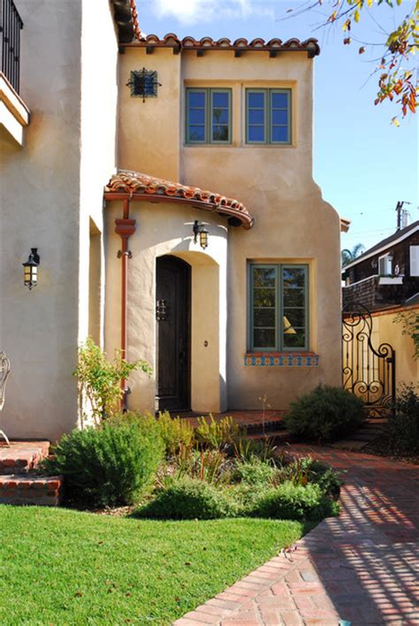Spanish Colonial & Mediterranean Style Homes