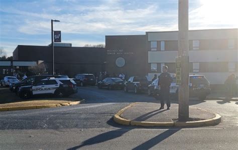 پلیس Woonsocket تهدید بمب گذاری در دبیرستان را بررسی می کند ام پی سی شاپ