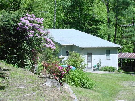Vacation cabins located close to the historic artists' colony of little nashville indiana and brown county state park, the most popular vacation venue in the midwest. Brown Mountain Lodge and Creekside Cozy Cabin Rentals ...