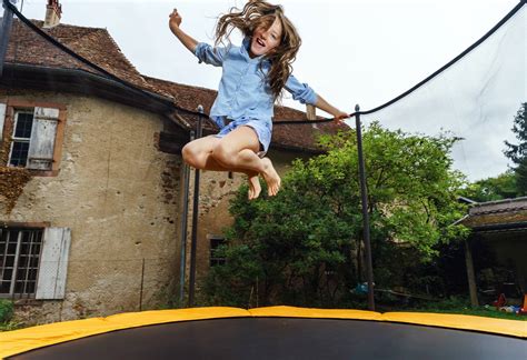 8 Games to Play on the Trampoline by Yourself | Trampolines Reviewed