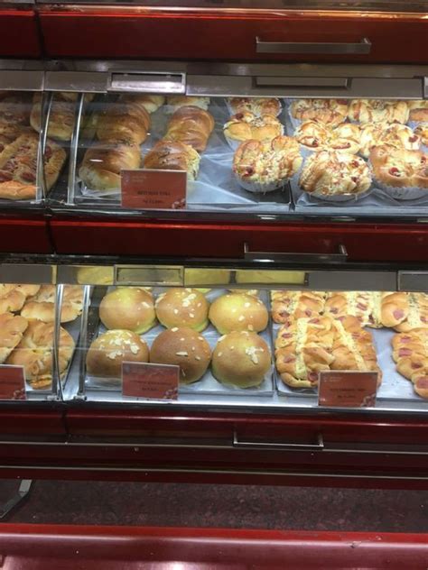 244,043 likes · 1,044 talking about this. roti kincir angin asli Indonesia... - Review yudistira ...