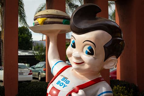 No The Iconic Bobs Big Boy Mascot Isnt Going Anywhere