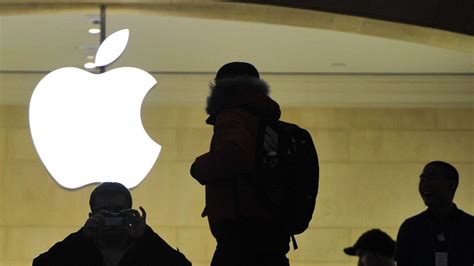 What To Watch For At Apple Shareholder Meeting