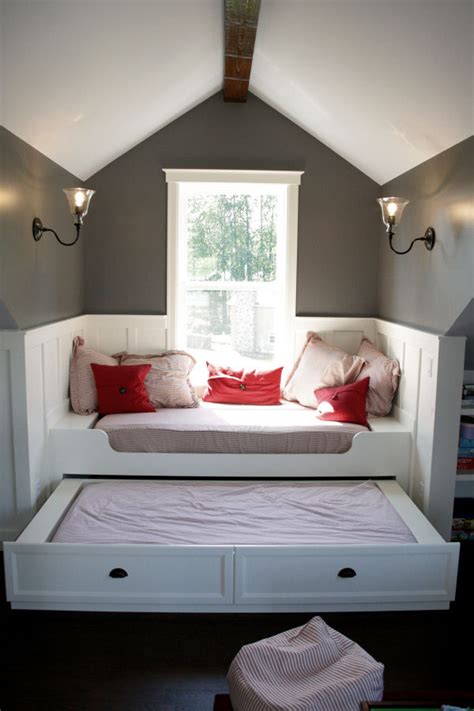 Many attics can easily be turned into cozy, unique bedrooms. Attic Bedroom Design Ideas | InteriorHolic.com
