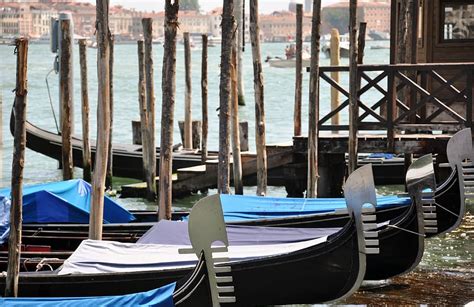 Online Crop Hd Wallpaper Venice Gondolas Laguna Nautical Vessel