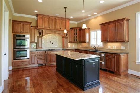Maybe you would like to learn more about one of these? Photo 21 - Ginger Maple Cabinets Paint Colors : Home ...