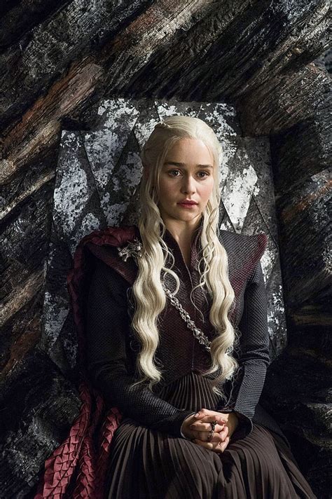 Everything A New Closer Look Of Daenerys In Her New Throne R