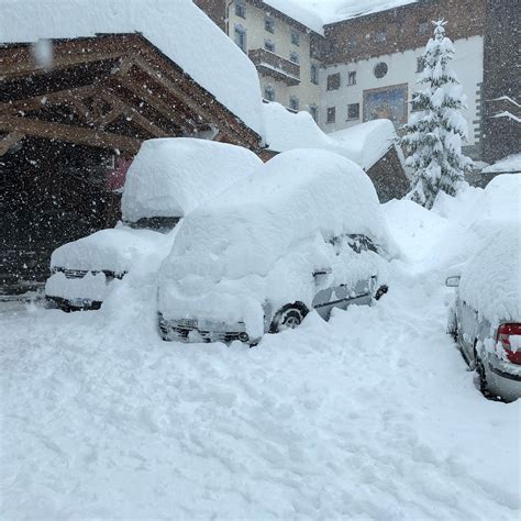 Snowmageddon In Spain And Italy Hundreds Of Drivers Trapped Overnight