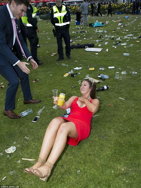 Melbourne Cup 2016 Racegoers Flood Flemington With Champagne And