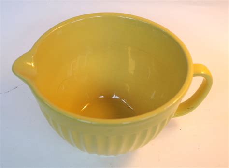 Wonderful Vintage Ceramic Batter Bowl Mellow Yellow