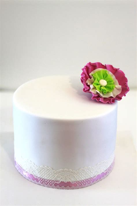 What are round cake sizes? 6-inch cake with ruffled flower | Cake