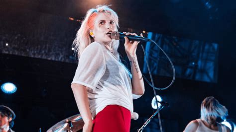 It was released without prior announcement through atlantic records on february 5, 2021, nine months after its predecessor petals for armor (2020), and two months after the extended play petals for armor: Hayley Williams กับอัลบั้มใหม่ Flowers for Vases? เพลงหลุด ...