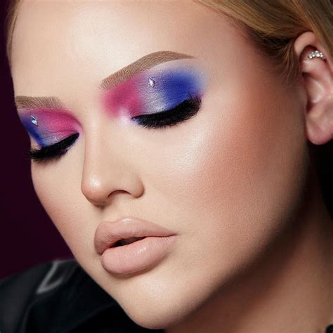 Have you ever felt like blending is x100 times easier when nikkie is the one doing it? Paleta NikkieTutorials x Beauty Bay - Belleza para todos