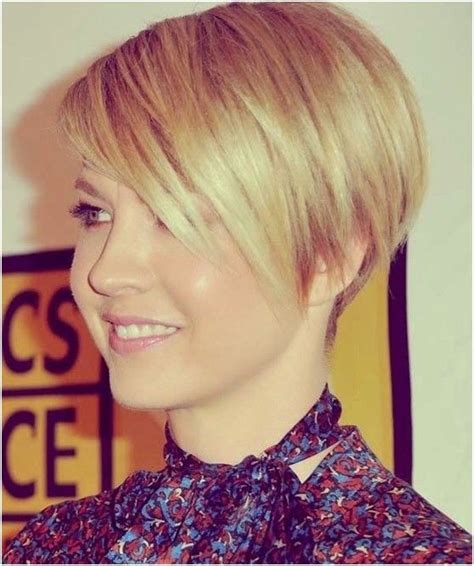 Cute Blonde Pixie Haircut With Side Bangs Women Hairstyles For Short