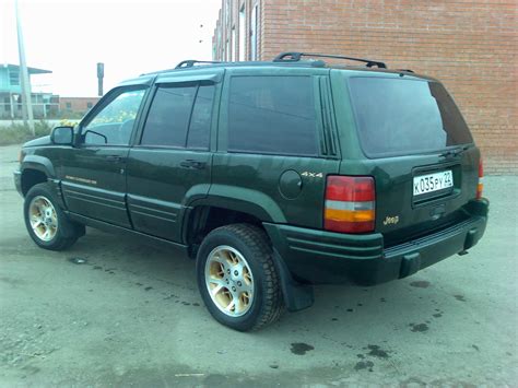 Suv (sports utility vehicle) segment: 1997 JEEP Grand Cherokee specs, Engine size 4000cm3 ...