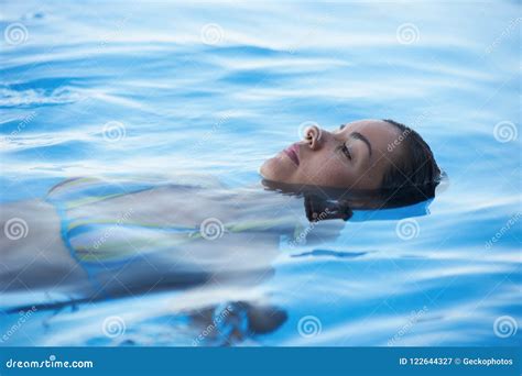 Beautiful Woman Tourist In Infinity Pool Stock Image Image Of Model