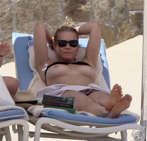 Naked Chelsea Handler In Beach Babes
