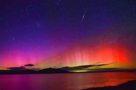 Aurora Australis Southern Lights Livelaughtravel