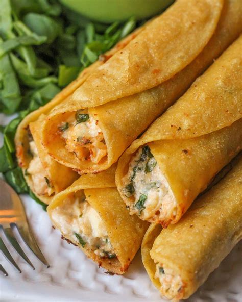 Cream Cheese And Chicken Taquitos Mexican Dishes Mexican Food Recipes