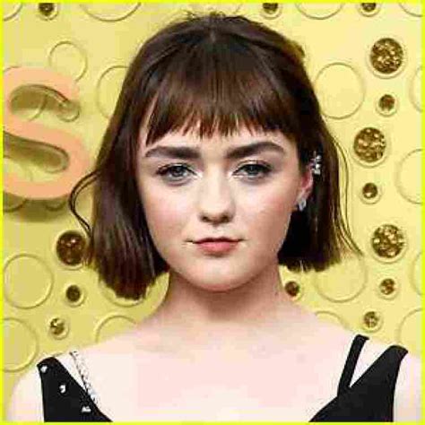 Maisie Williams Looks Unrecognizable With Bleached Eyebrows At The 2021