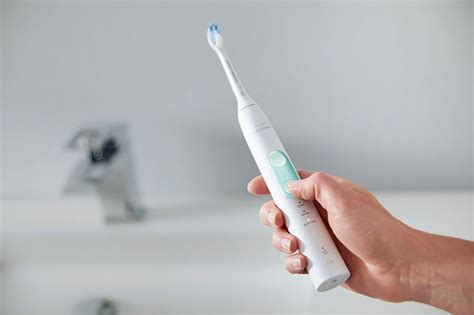 Как ухаживать за электрической зубной щеткой — полезные советы от Блога