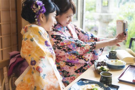 7 Ways To Compliment A Japanese Woman If She Comes Dressed Up For A