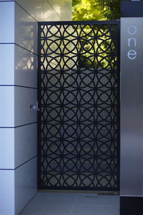 While designing a house or a building, boundary wall and main holds a prime importance. Sculptured gate - modern - Pinterest: pearlxoxoxo | Modern ...