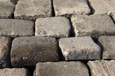 Reclaimed Gritstone Cobbles Willmow Reclamation And Salvage