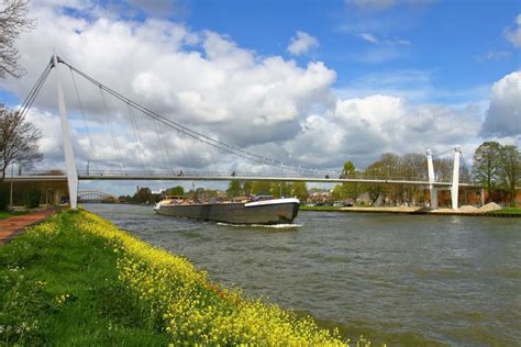 Shippensburg offers great campus dining options. Aanvaarconstructie Amsterdam-Rijnkanaal Dafne ...